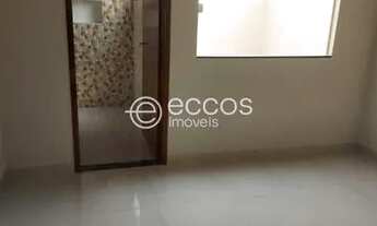 Imagem: Casa à venda, 2 quartos, 1 suíte, 2 vagas