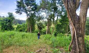 Imagem 3: Terreno com rio nos fundos