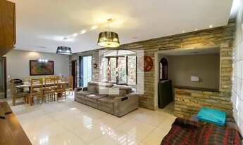 Imagem: Casa à Venda - Ouro Preto, 4 Quartos, 241