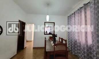 Imagem 2: Casa frente de rua com 7 quartos . 2 vagas próximo ao Méier