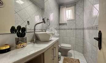 Imagem 3: Casa semi mobiliada com 4 dormitórios/quartos sendo 1 suíte com 2 vagas