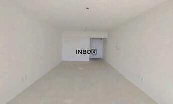 Imagem 3: Ampla sala comercial com aproximados 47m² e excelente vista para o Guaíba!