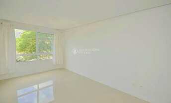 Imagem 2: Imóvel para aluguel possui 60 metros quadrados com 2 quartos em Menino Deus - Porto Alegre