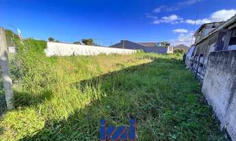 Imagem 4: Terreno na faixa do mar em rua pavimentada