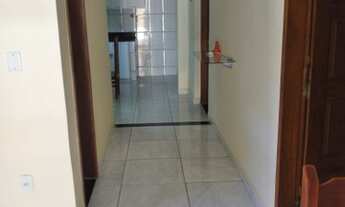 Imagem 2: Aluga-se casa com 3 quartos, suíte, área para churrasco, garagem