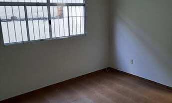 Imagem 2: OPORTUNIDADE Sobrado com 4 casas e 2 salões comerciais em Diadema