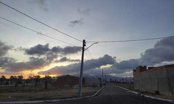 Imagem 2: Terrenos prontos para construir a 2 minutos do centro de Maracanaú. vizinho a cervejaria H