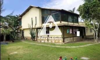 Imagem 2: Casa à venda, 5 quartos, 2 suítes, 5 vagas, Praia do Abricó - Rio das Ostras/RJ