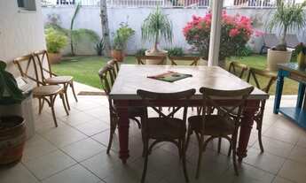 Imagem 5: Casa para aluguel e venda tem 1000 metros quadrados com 6 quartos.