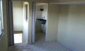 Imagem 4: Casa quatro, sala, cozinha, banheiro