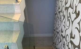 Imagem 5: Casa de condomínio para venda possui 350 metros quadrados com 4 quartos