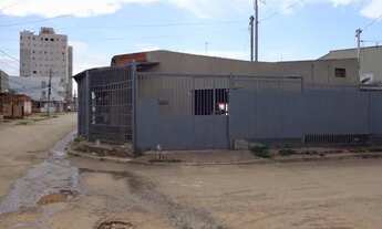 Imagem 2: QR 313 CASA DE ESQUINA 193 M² COM 2 RESIDENCIAS ESCRITURADA VALOR SÓ R$ 230.000,000