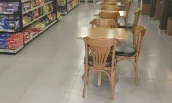 Imagem 7: Casa de carnes e padaria na avenida