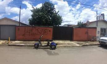 Imagem 2: Casa para venda tem 80 metros quadrados com 3 quartos em Setor Coimbra - Goiânia - GO