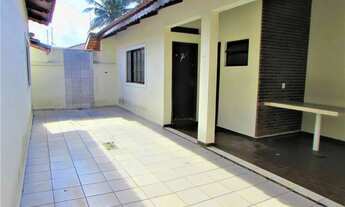 Imagem 7: Sobrado com localização privilegiada, a 200 metros da praia, perfeita para caminhadas beir