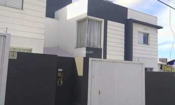 Imagem: Casa estilo sobrado com 2 dormitórios e