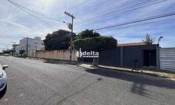 Imagem 2: Área disponível para venda no bairro Santa Mônica em Uberlândia MG