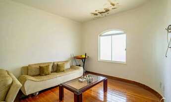 Imagem: Sobrado Colonial com 5 Quartos, 2 Suítes