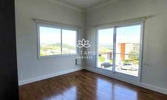 Imagem 6: Casa a venda em Tamboré com 5 suítes sendo 1 delas a master com 2 banheiros e banheira red