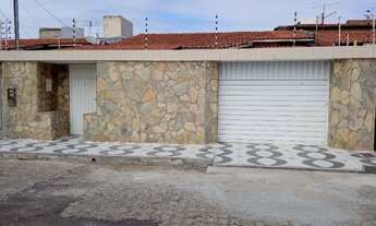 Imagem: Vende-se casa no bairro Aeroporto, próximo