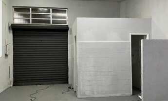 Imagem 2: Sobrado comercial para aluguel e venda possui salão com 350 m2 de vão livre