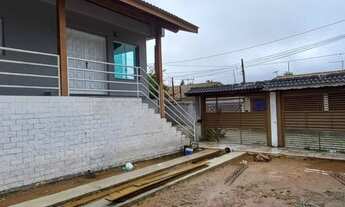 Imagem 3: Casa com 3 casas no terreno com 2 dorm cada