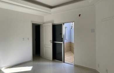 Imagem 9: Sobrado de alto padrão em localização privilegiada