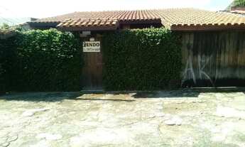 Imagem 1: Vendo área comercial e o ponto em frente do condomínio Village Sunset