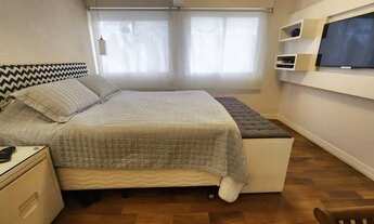 Imagem 2: Apartamento amplo mobiliado e decorado com 4 dormitórios sendo 1 suíte e 3 vagas para loca