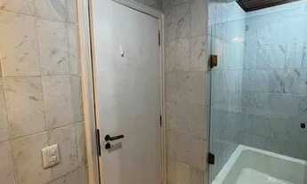 Imagem 5: 03 quartos, 01 suíte, amplo, rico em armários, 01 vaga e na melhor rua dos Jardins