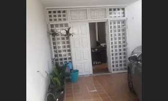 Imagem 7: Casa com piscina e suites