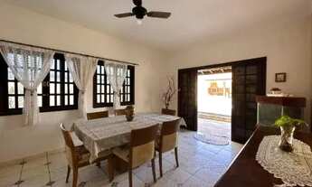 Imagem: Sobrado na praia de Itanhaém, localizado