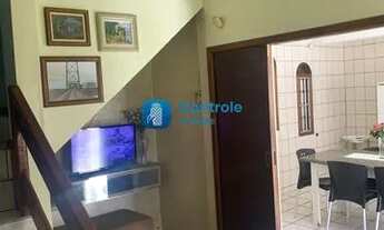 Imagem 3: Casa com 04 dormitórios sendo 01 suíte no bairro Coqueiros em Florianópolis