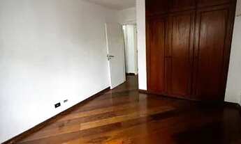 Imagem 7: 03 quartos, 01 suíte, amplo, rico em armários, 01 vaga e na melhor rua dos Jardins