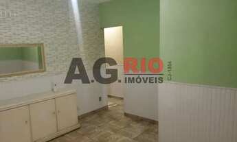 Imagem 5: Casa de rua-LOCAÇÃO-Marechal Hermes-Rio de Janeiro-RJ