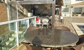 Imagem 3: Casa à beira mar, 300m², à venda com 5 quartos (2 suítes), localizada em Enseada dos Corai