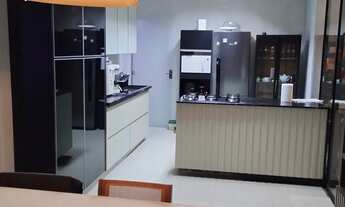 Imagem 2: Sobrado em condomínio fechado