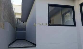 Imagem 3: Linda e moderna casa no bairro São Sebastião na parte de trás do Madri