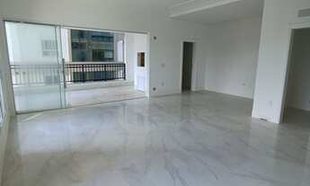 Imagem 3: Vista para o mar, a poucos metros da praia em Meia Praia - Itapema - SC