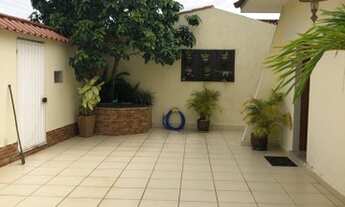 Imagem 5: Casa com 2 pavimentos nas imediações do ISEPAM