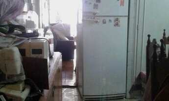 Imagem 6: Dois quartos, uma suite e edicula superior e embaixo nos fundos com lavanderia. Corredor l