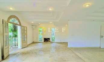 Imagem 2: Pacaembu com muita luz, espaço e área verde