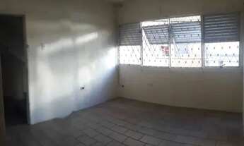 Imagem: Casa simples e espaçosa a venda