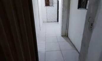 Imagem 3: Aluga-se casa com 2 quartos/garagem para 1 carro