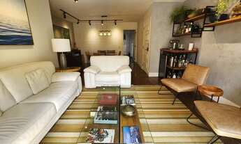 Imagem 7: Apartamento amplo mobiliado e decorado com 4 dormitórios sendo 1 suíte e 3 vagas para loca