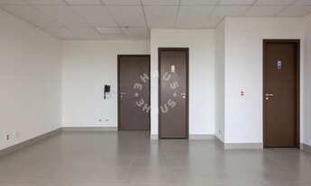 Imagem 6: Sala Comercial de 39m², em andar alto, 2 banheiros + varanda à venda e pronta para uso no