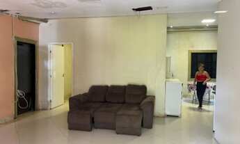 Imagem 5: Chácara top 6.390 metros com 4 casas um galpão e 2 porção de frente à Candangolândia