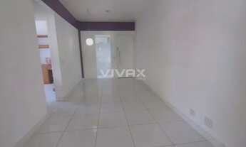 Imagem 3: Méier - Rua Hermengarda - Apto Frente Varanda Sala 2 Quartos Vista Livre - 1 Vaga - Área d