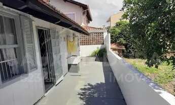 Imagem 7: Casa de madeira no centro