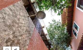 Imagem 4: Casa de condomínio para venda possui 120 metros quadrados com 5 quartos